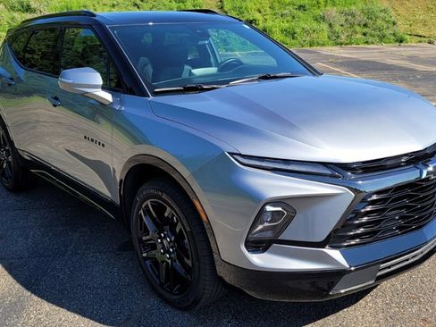 Used 2024 Chevrolet Blazer RS w/ Enhanced Convenience Package FWD image 2