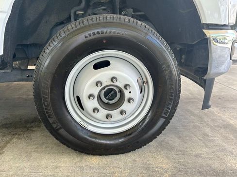 Used 2025 Ford F350 XLT w/ FX4 Off-Road Package AWD/4WD image 23