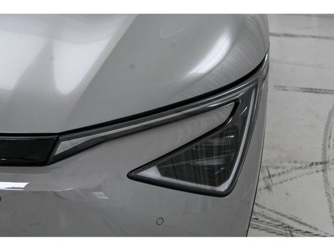 Used 2025 Kia EV6 Light w/ Light LR Technology Package image 9