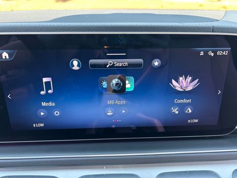 Used 2025 Mercedes-Benz GLS 450 4MATIC image 29