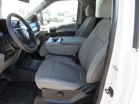 Used 2020 Ford F250 XL w/ Power Equipment Group AWD/4WD image 9