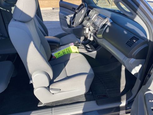 Used 2015 Toyota Tacoma 2WD Access Cab image 14