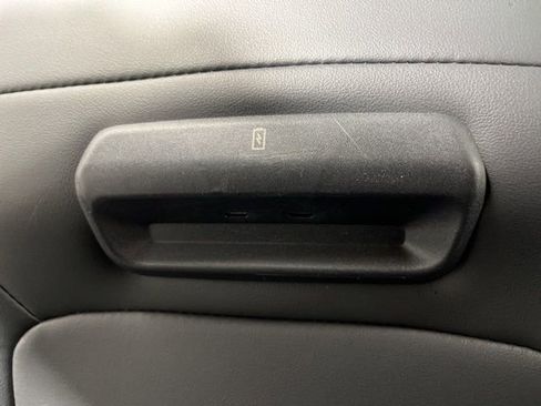 Used 2025 Ford Expedition Platinum image 44