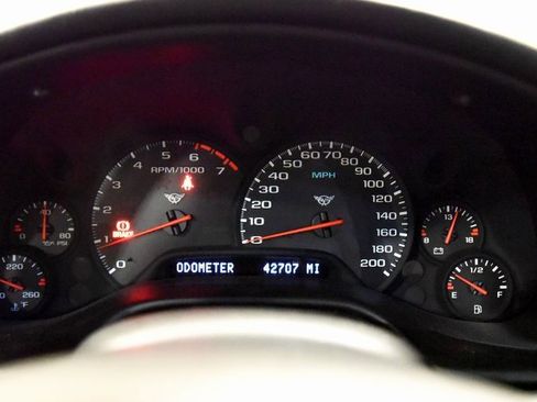 Used 2004 Chevrolet Corvette Coupe w/ Roof Package image 17