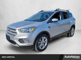 Used 2018 Ford Escape SE video 1