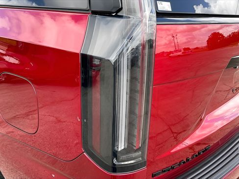 Used 2026 Cadillac Escalade V w/ LPO, ONYX Package AWD/4WD image 31
