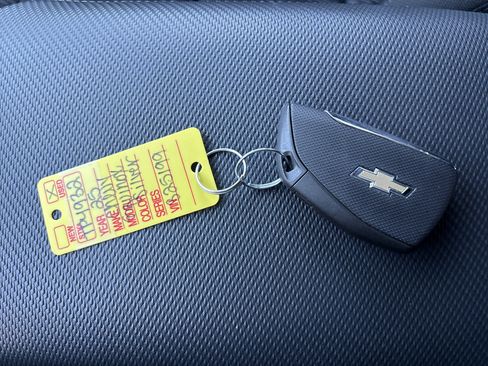 Used 2025 Chevrolet Equinox LT AWD/4WD image 29