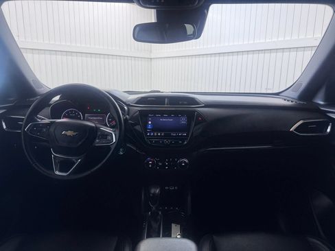 Used 2021 Chevrolet TrailBlazer ACTIV w/ Technology Package FWD image 17