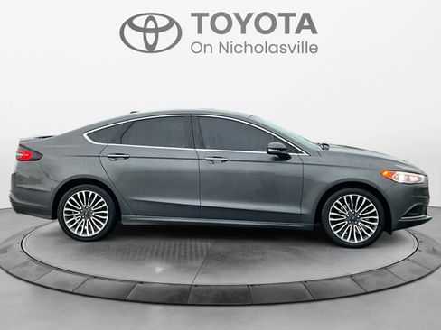 Used 2018 Ford Fusion SE w/ Fusion SE Technology Package FWD image 6