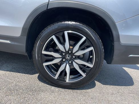 Used 2021 Honda Pilot Touring image 4