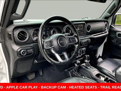 Used 2022 Jeep Wrangler Unlimited Sahara w/ Cold Weather Group AWD/4WD image 17