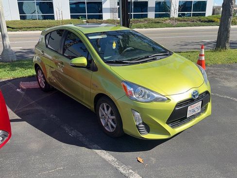 Used 2016 Toyota Prius C Three image 8
