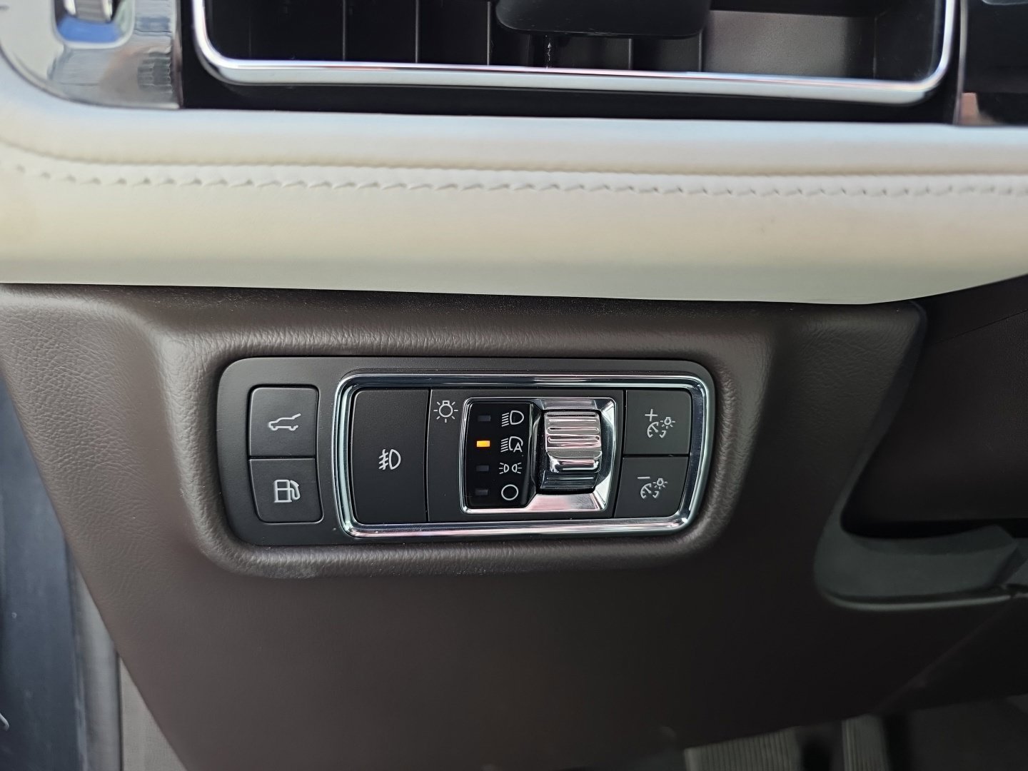 Used 2023 Lincoln Aviator Black Label Grand Touring AWD/4WD image 8