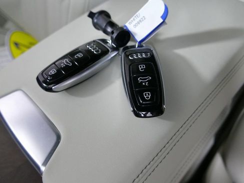 Used 2025 Audi A6 3.0T Prestige image 13