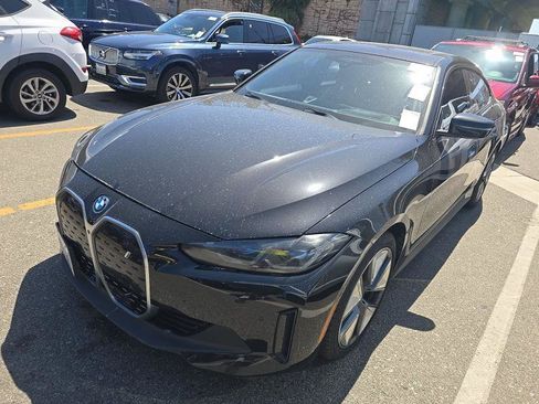 Used 2023 BMW i4 eDrive40 RWD image 3