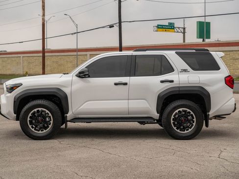 Used 2025 Toyota 4Runner TRD Off-Road Premium w/ Tow Technology Package AWD/4WD image 5