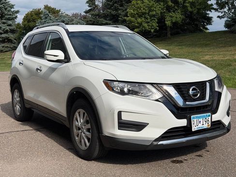 Used 2017 Nissan Rogue SV AWD/4WD image 1