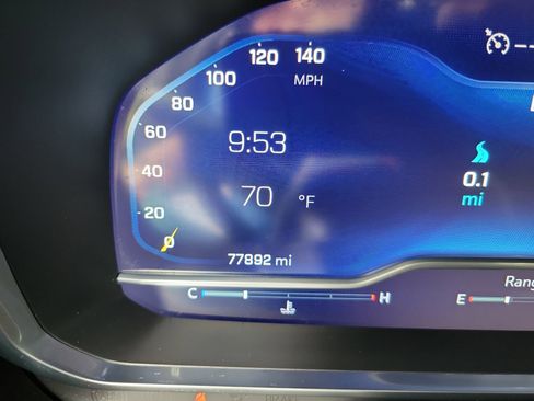 Used 2023 Chevrolet Suburban Premier image 19