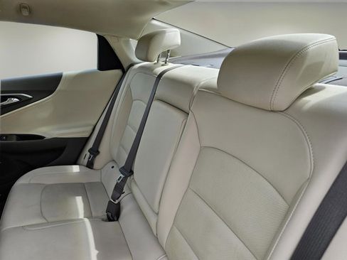 Used 2024 Chevrolet Malibu LT image 33