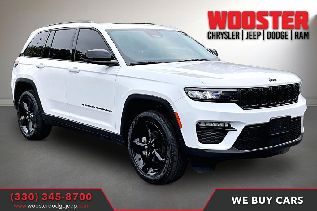Used 2023 Jeep Grand Cherokee Limited w/ Black Appearance Package AWD/4WD image 1