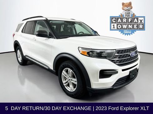 Used 2023 Ford Explorer XLT AWD/4WD image 1