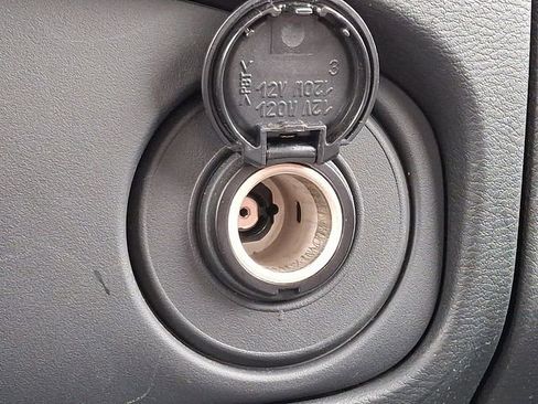 Used 2024 Nissan Frontier SV image 24