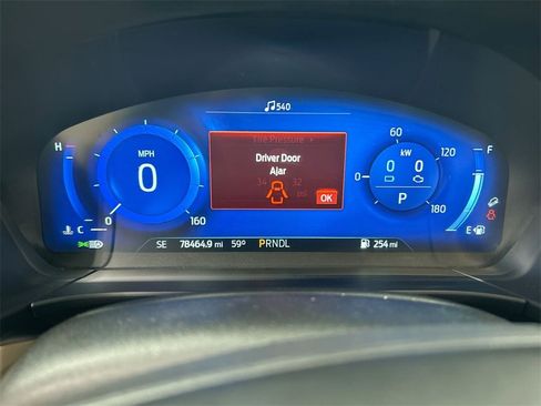 Used 2020 Ford Escape Titanium image 13