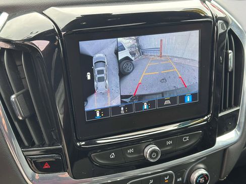 Used 2023 Chevrolet Traverse LT w/ LT Premium Package image 28