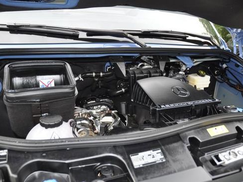 Used 2023 Mercedes-Benz Sprinter 2500 image 16