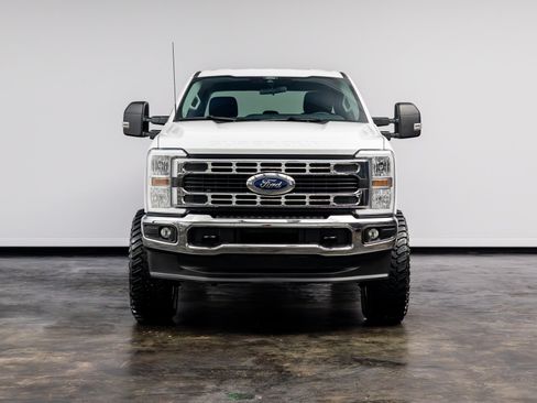 Used 2025 Ford F250 XLT w/ FX4 Off-Road Package AWD/4WD image 2