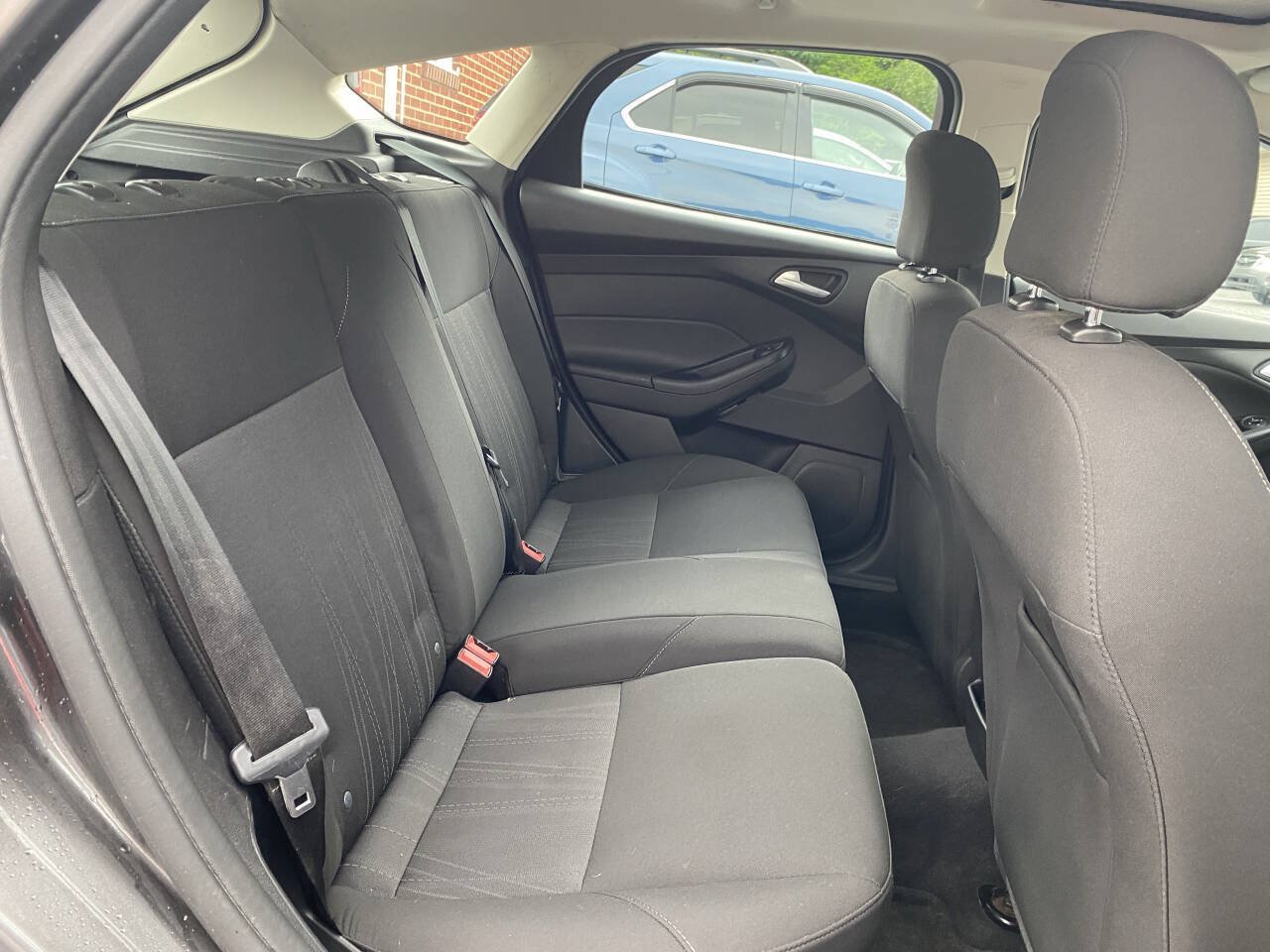 Used 2015 Ford Focus SE w/ Reverse Sensing Package FWD image 21