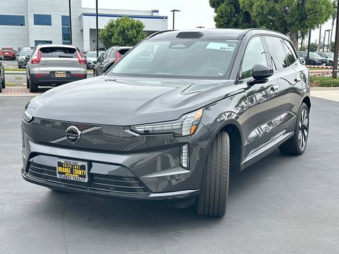 New 2025 Volvo EX90 Plus image 6
