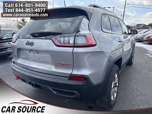 Used 2019 Jeep Cherokee Trailhawk image 8