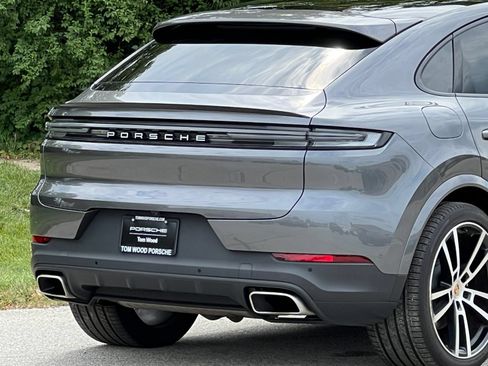 Certified 2024 Porsche Cayenne Coupe AWD/4WD image 9