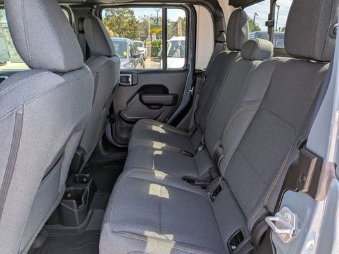 New 2025 Jeep Gladiator Sport AWD/4WD image 14