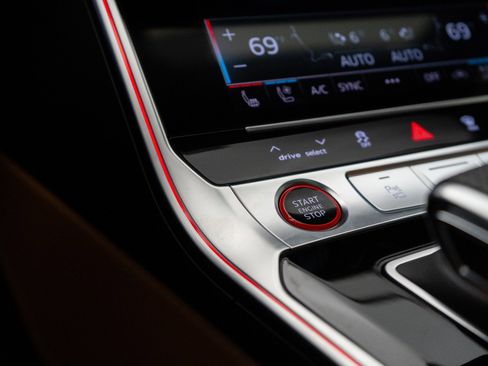 Used 2025 Audi RS 6 performance image 28