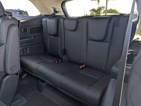 Used 2025 Subaru Ascent Touring image 18