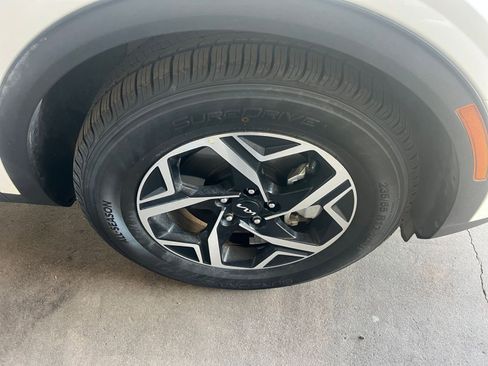 Used 2025 Kia Sportage LX image 30