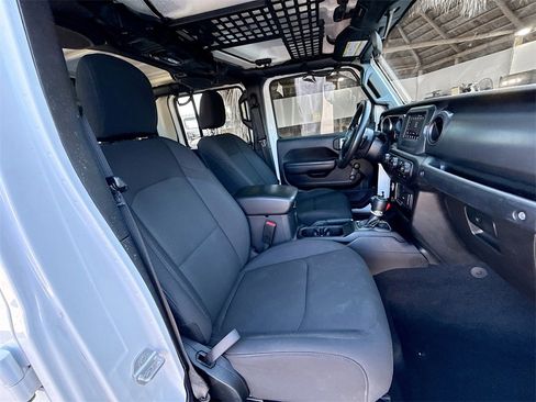 Used 2022 Jeep Gladiator Sport image 31