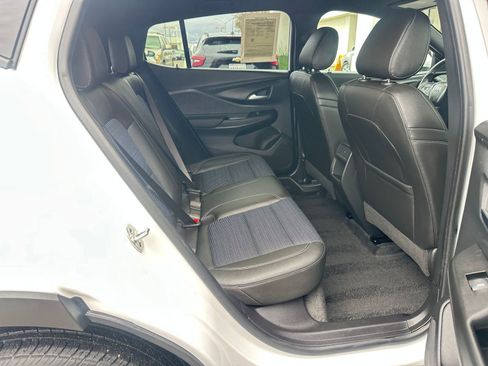 Used 2025 Buick Envista Preferred image 25