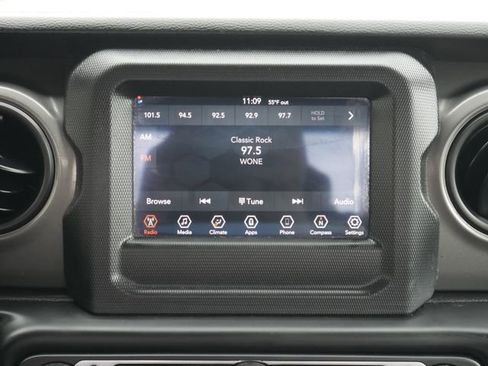 Used 2023 Jeep Gladiator Sport AWD/4WD image 18