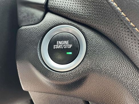 Used 2023 Chevrolet Equinox Premier image 26