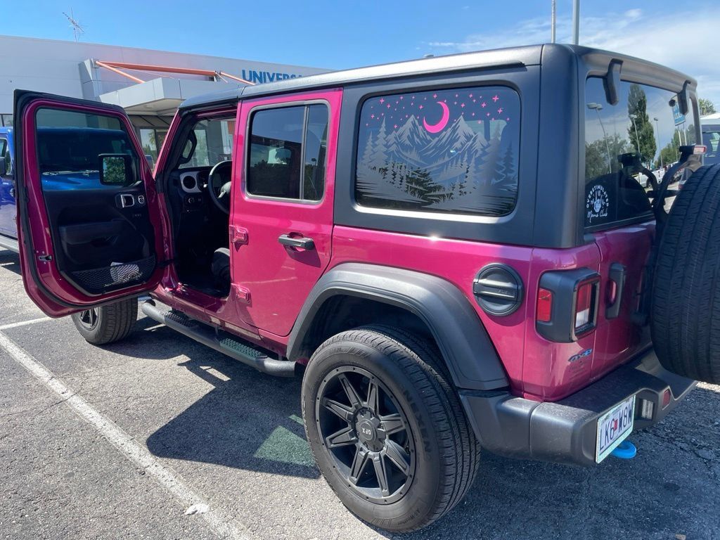 Used 2024 Jeep Wrangler Unlimited w/ Convenience Group AWD/4WD image 5
