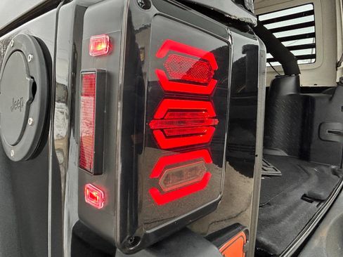 Used 2015 Jeep Wrangler Unlimited Sport w/ Quick Order Package 24S image 37