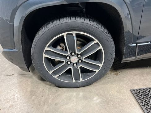 Certified 2019 GMC Acadia Denali image 9