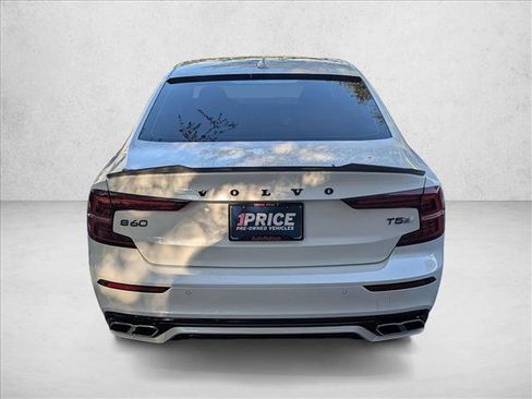 Used 2019 Volvo S60 T5 R-Design image 7