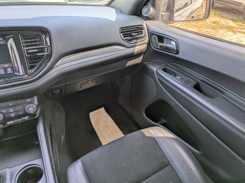 Used 2022 Dodge Durango GT RWD image 17