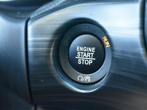 Used 2020 Jeep Grand Cherokee Altitude image 27