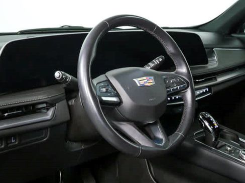 Used 2024 Cadillac XT4 Premium Luxury AWD/4WD image 4