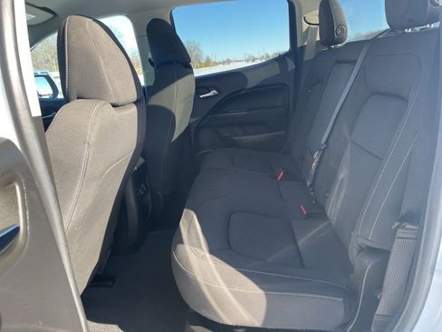 Used 2022 Chevrolet Colorado LT w/ Safety Package image 17